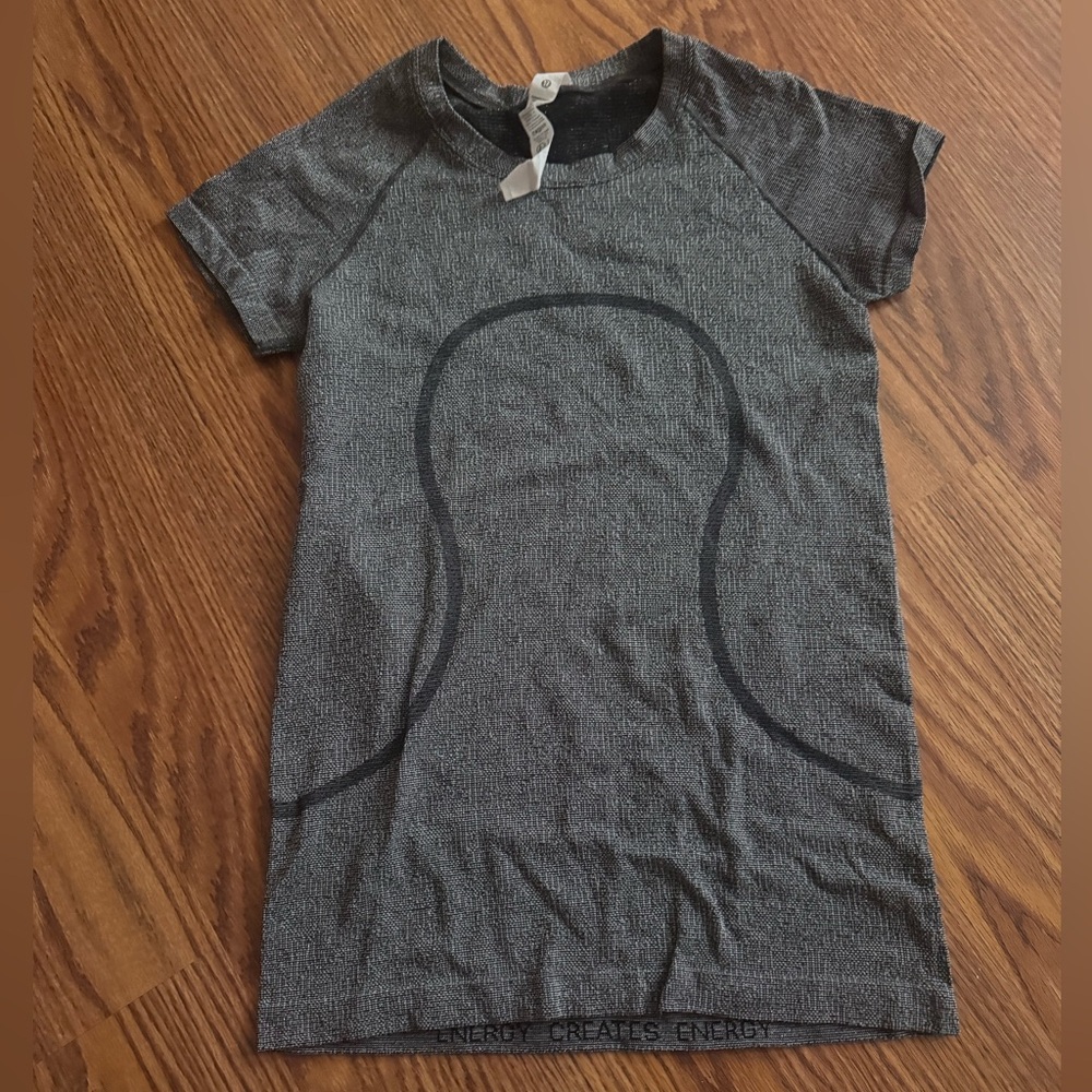lululemon athletica black and white swiftly